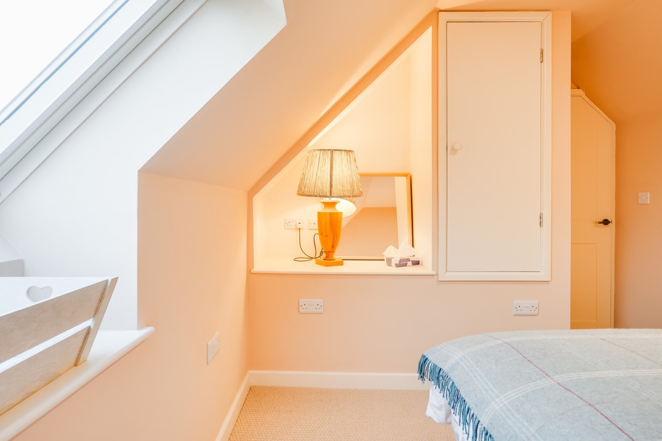 Charming Coach House Retreat Near Sherborne Abbey 12 Hello Guest