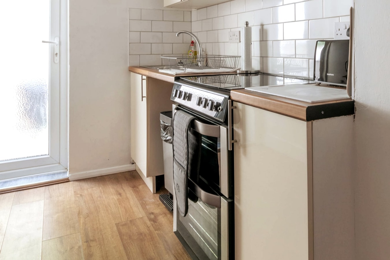 Stylish 2BD Family Hideaway in Dover 16 Hello Guest