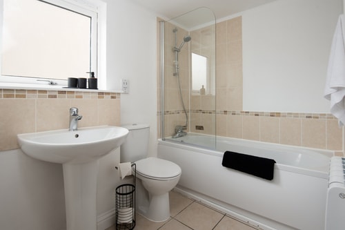 Historic 2BD Maisonette in Coastal Eyemouth 8 Hello Guest