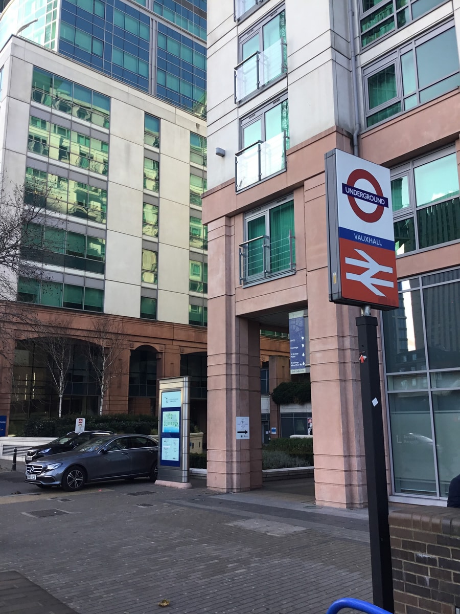 Luxury modern 2BD flat in centre 22 Hello Guest