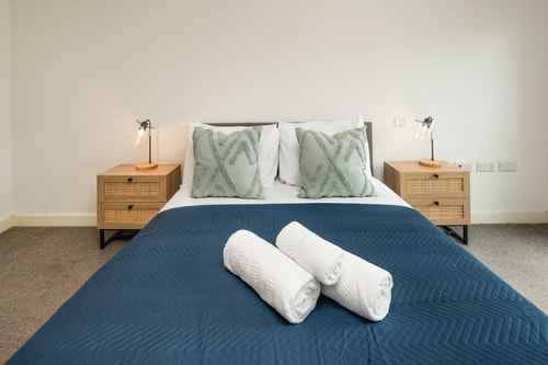 Modern 2 bed Flat Near O2 & Canary Wharf 13 Hello Guest