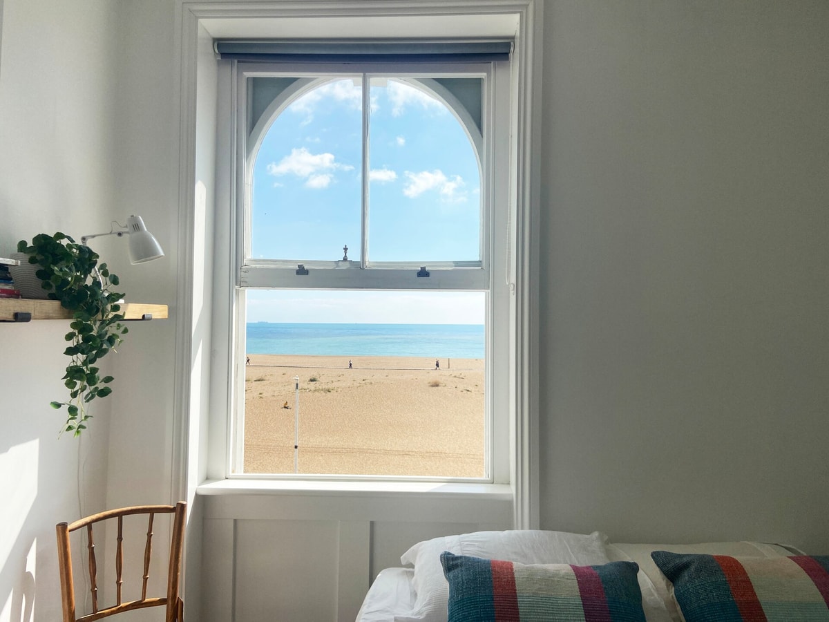 Spacious 2BD Flat with Stunning Views Folkestone 13 Hello Guest