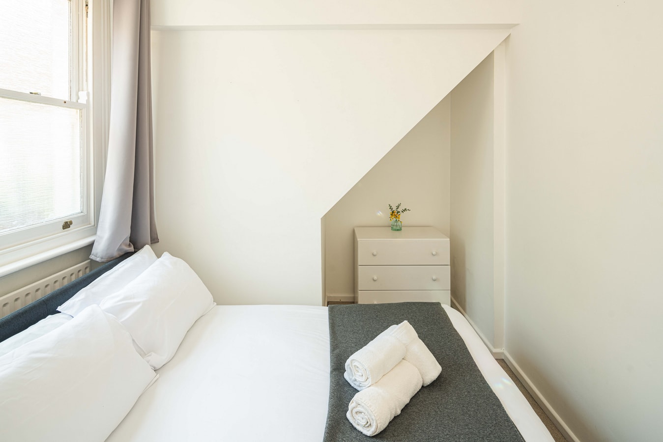 Super 2BD Maisonette in Queens Park, Maida Vale 14 Hello Guest