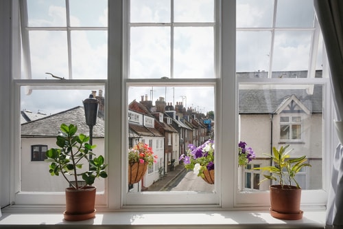 Fantastic 2BD Victorian Apt - 4 adults & 1 child 1 Hello Guest