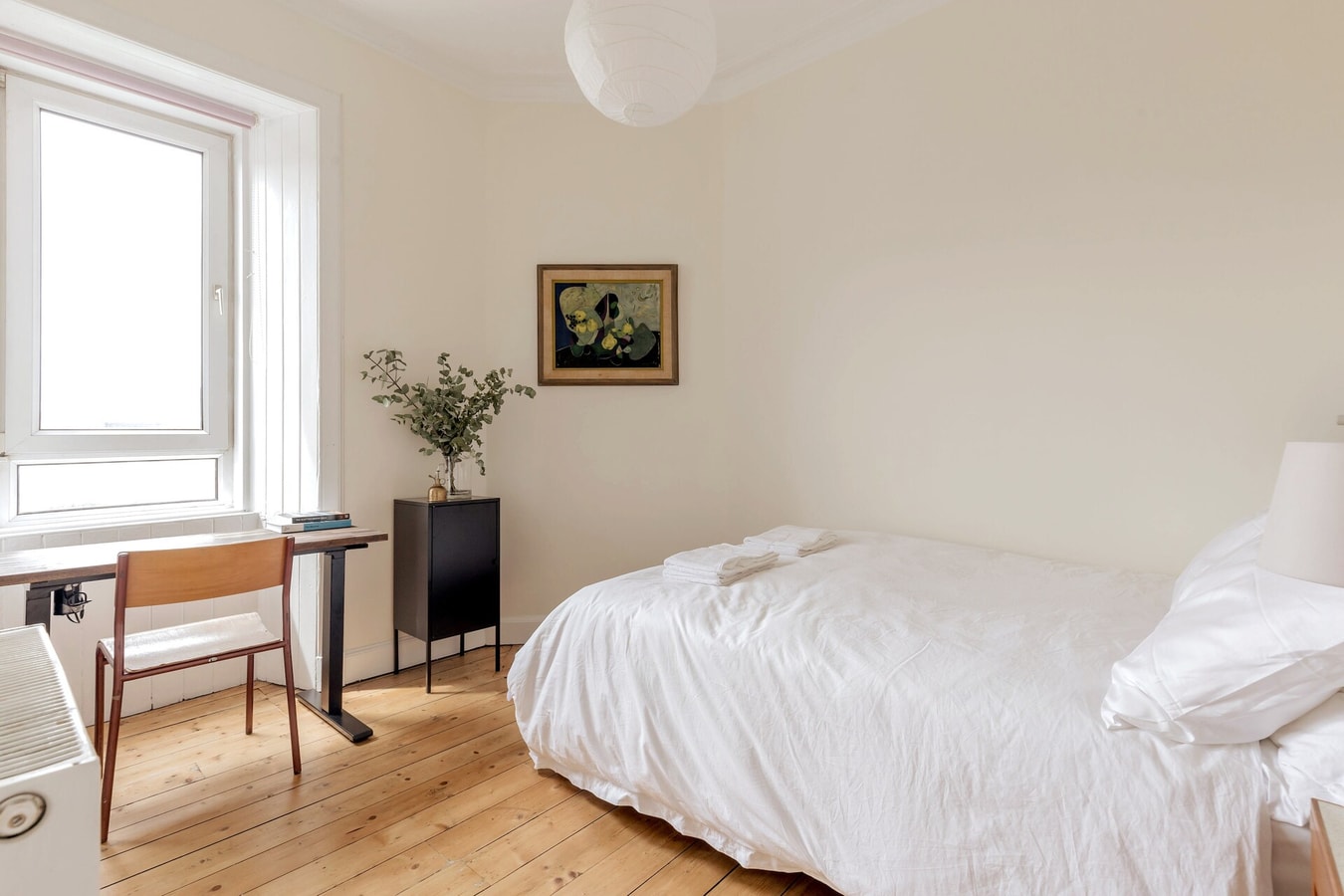 Edinburgh Castle Views! Stylish 2BD Flat, Sleeps 4 gallery image 13