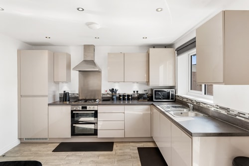 Spacious 4-Bed Home Near City Links 2 Hello Guest