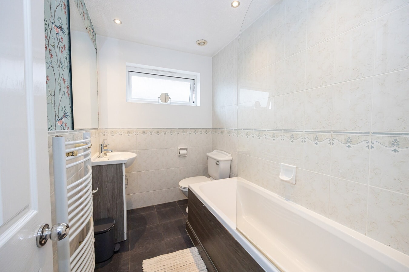 Modern Family Home in South Manchester/Stockport 8 Hello Guest