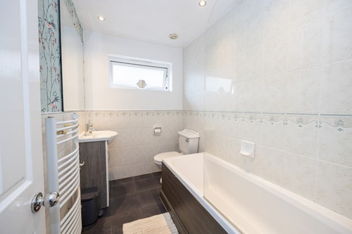 Modern Family Home in South Manchester/Stockport 8 Hello Guest