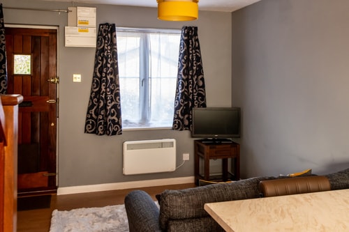 Cosy Homely House with Conservatory and Garden 7 Hello Guest