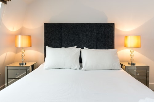 A Stunning Three Bedroom Home in Mayfair 14 Hello Guest