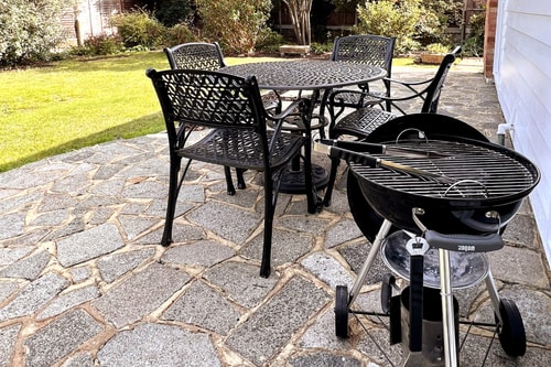 Spacious Family Bungalow with Garden for up to 7 17 Hello Guest