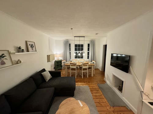 Stirling Haven: Charming 3B Apt in City Centre 2 Hello Guest