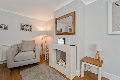 Centrally Situated 1 Bedroom House in Cumbernauld 6 Hello Guest