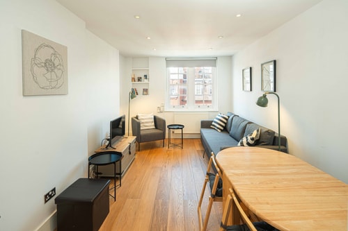 Modern 1-Bed Flat in Central Bloomsbury 8 Hello Guest