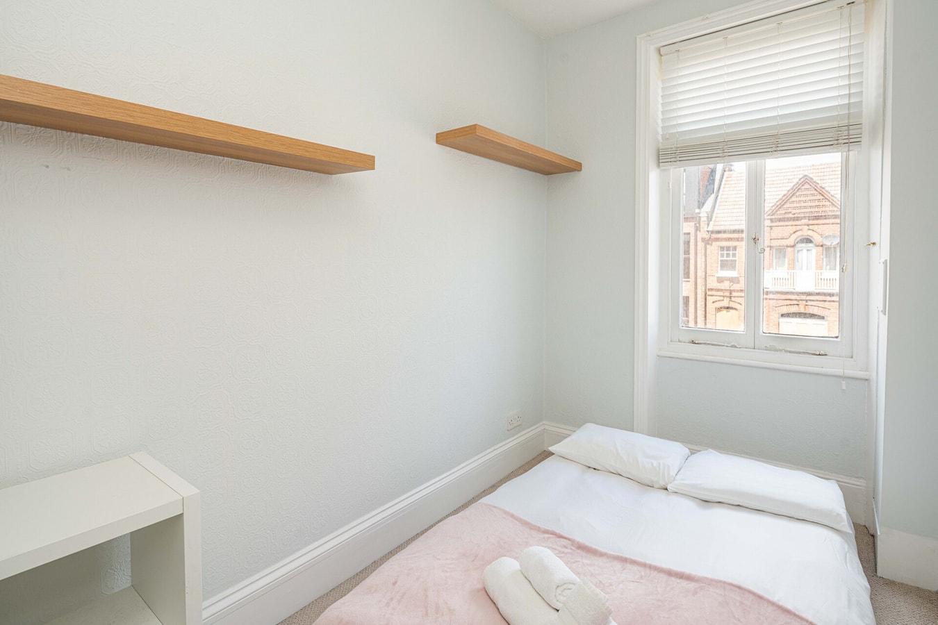 Elegant 2BD Flat with Views Near Barons Court 11 Hello Guest