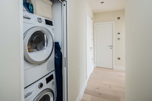 Stylish 2 Bedroom / 2 Bath in Notting Hill 15 Hello Guest