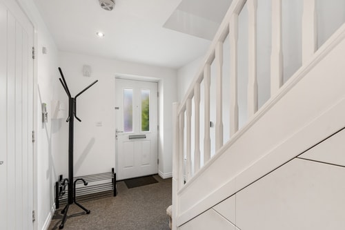 Spacious 4-Bed Home Near City Links 13 Hello Guest
