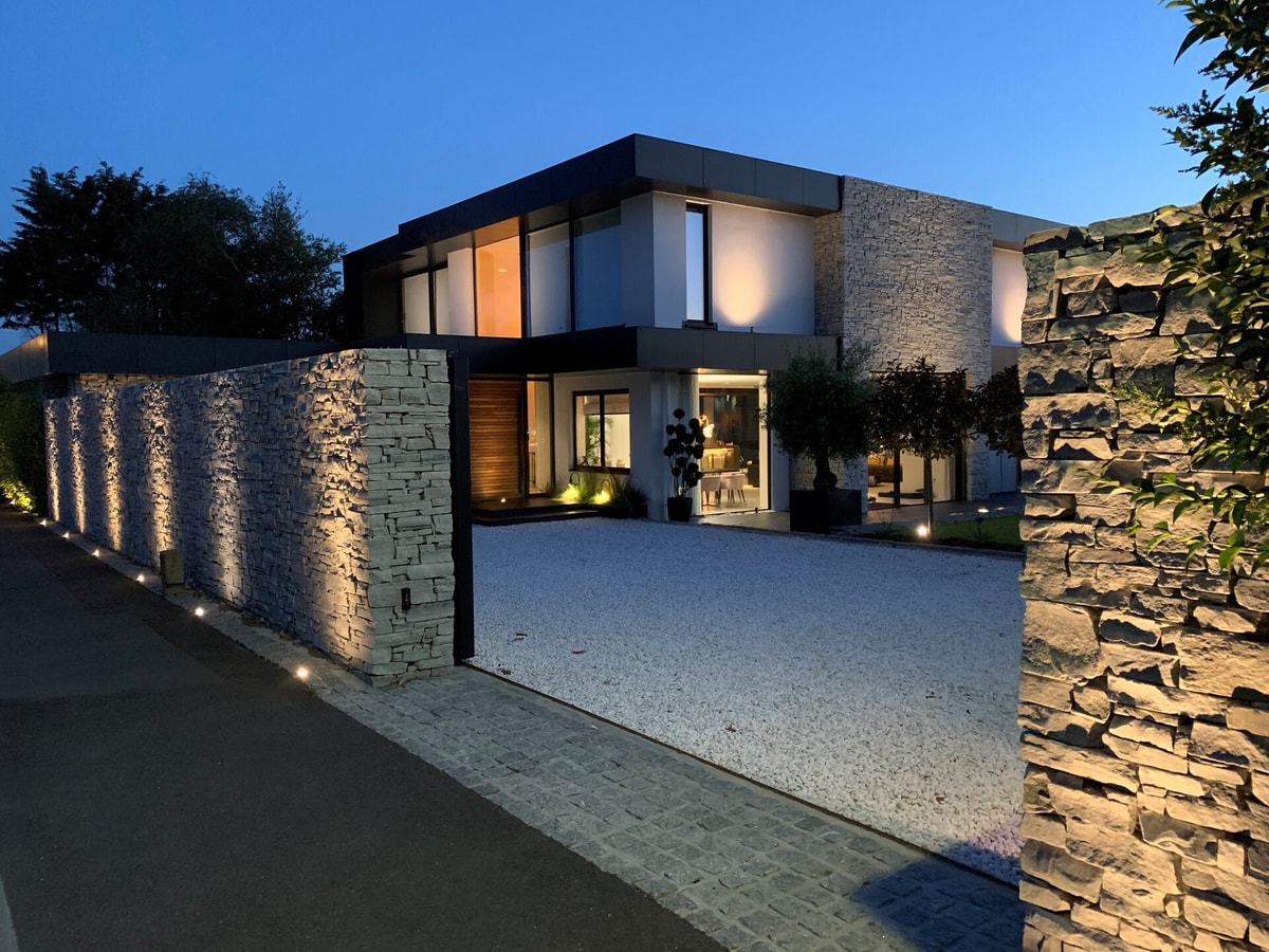 Cooden Beach: 4BD Retreat with Cinema 15 Hello Guest