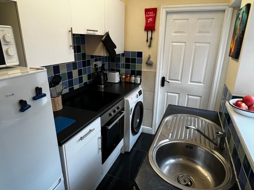 Robin’s Hollow: 2BD Home Near Wrexham AFC 11 Hello Guest
