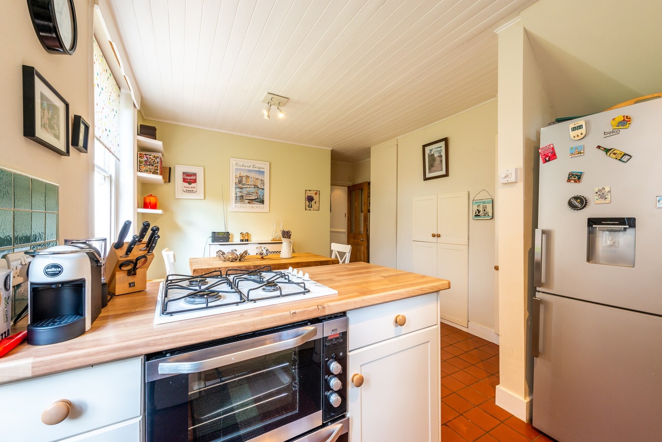 West London Gem Chic 1BD Patio Flat Retreat 14 Hello Guest