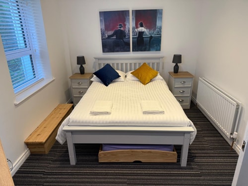 Modern Split-Level 2-Bed Apartment with Balcony 0 Hello Guest