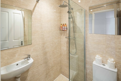 Super 2BD Maisonette in Queens Park, Maida Vale 15 Hello Guest