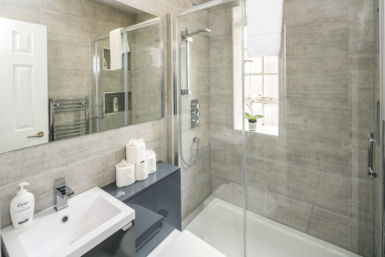 NEW Sleek & Modern Studio in the Heart of Chelsea 10 Hello Guest