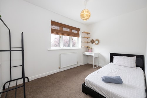 Modern Family Home in South Manchester/Stockport 6 Hello Guest