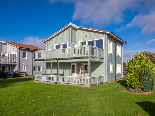Luxury Lodge w/ Hot Tub on 400-Acre Estate