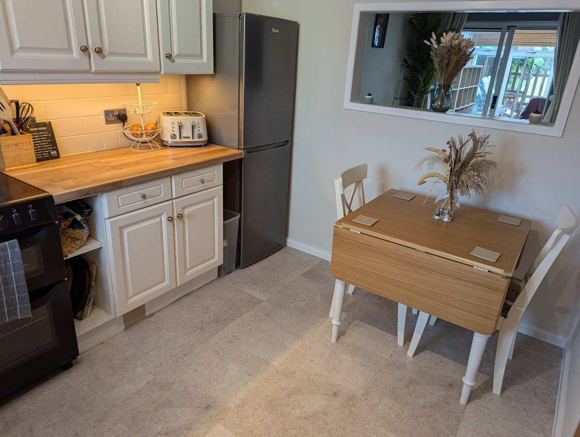 Modern 3B Eastbourne Retreat: Tranquil & Cozy Stay 5 Hello Guest