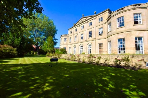 3 Bedroom City Centre Townhouse with Parking