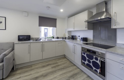 Stylish & Modern Flat 2 Min Walk to Ashford Outlet 12 Hello Guest
