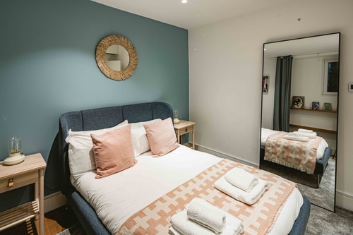 Beautiful 2-Bed Notting Hill Apt with Garden 8 Hello Guest