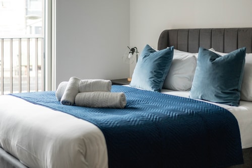 Modern 2 bed Flat Near O2 & Canary Wharf 4 Hello Guest