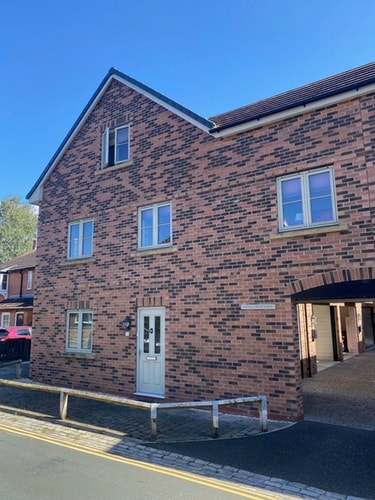 Elegant 2BD Townhouse in Thirsk: Cozy & Stylish 11 Hello Guest