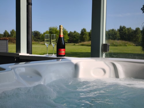 Luxury Lodge w/ Hot Tub on 400-Acre Estate 2 Hello Guest