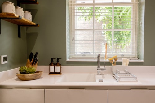 Stylish 3BD Townhouse in Central Winchester 21 Hello Guest