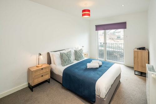 Modern 2 bed Flat Near O2 & Canary Wharf 11 Hello Guest