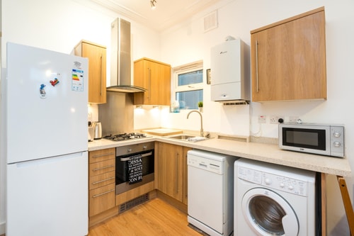 NEW Stylish 1 Bedroom Flat with Garden | London 4 Hello Guest