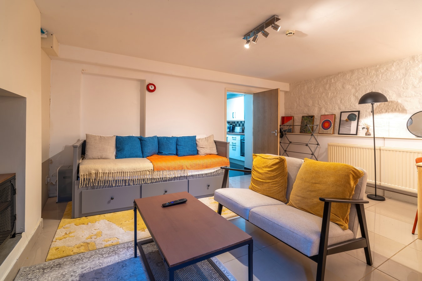 Private 1BD Flat near Gloucester Docks 9 Hello Guest