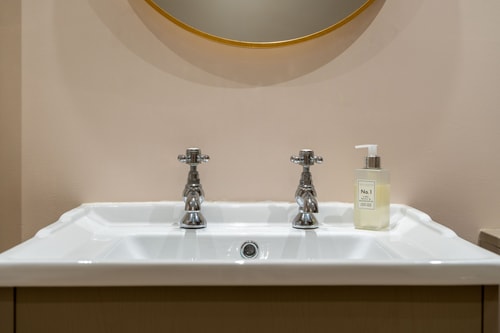 Tranquil 3BD Haven by the Sea in Littlehampton 16 Hello Guest