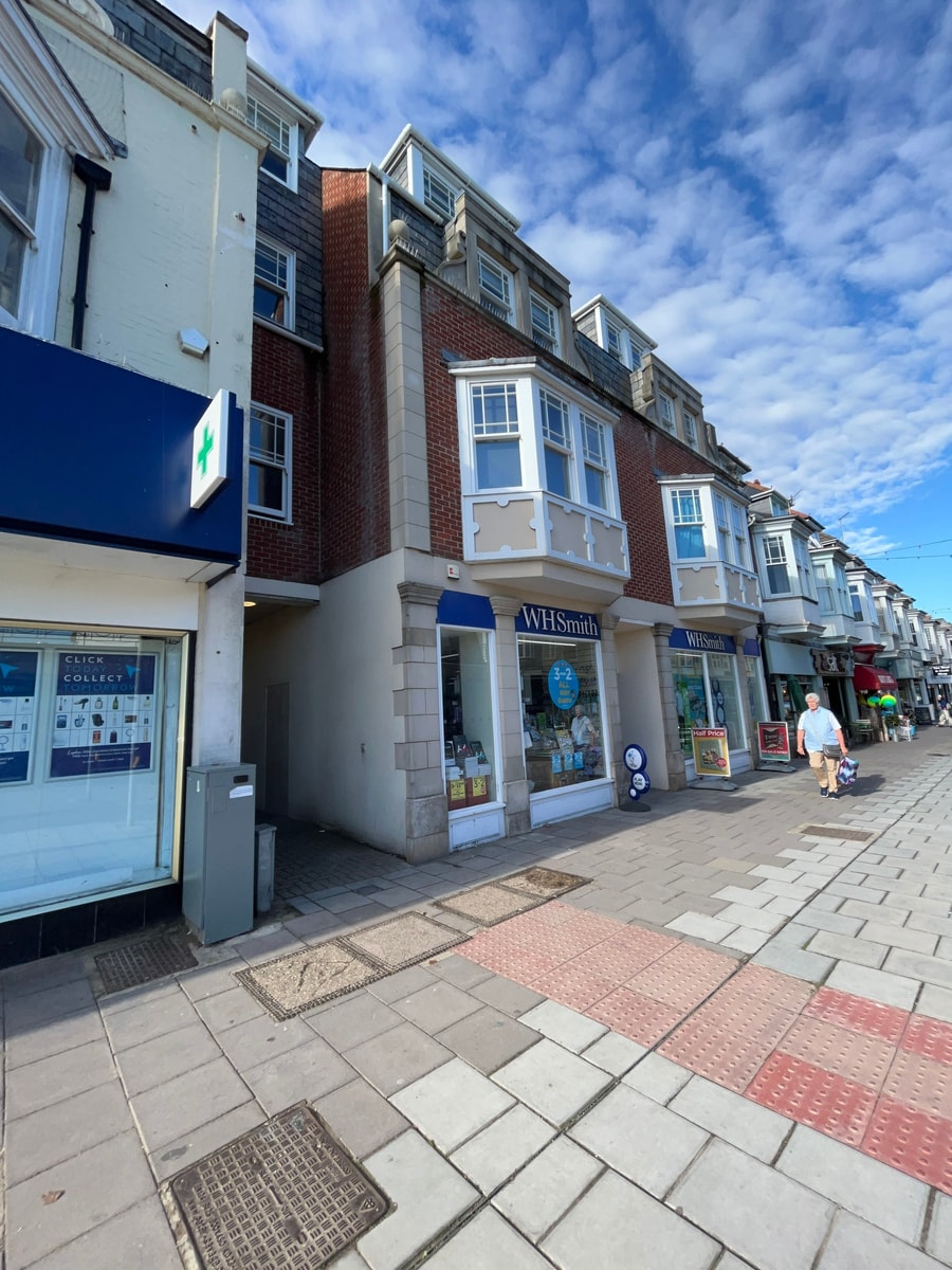 Apartment - Centre of Swanage Stunning Sea views 17 Hello Guest