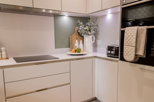 Stylish 3BD Townhouse in Central Winchester 5 Hello Guest