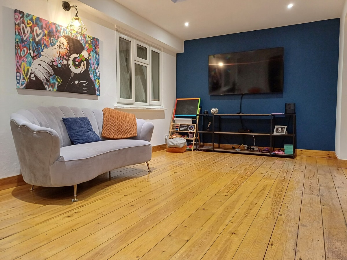 Charming 4B Bungalow w/ Garden Near Beach & Downs 7 Hello Guest