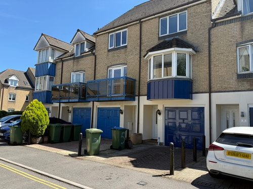 Spacious Family Home with Garden & Parking