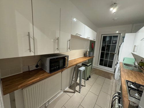 Stirling Haven: Charming 3B Apt in City Centre 14 Hello Guest