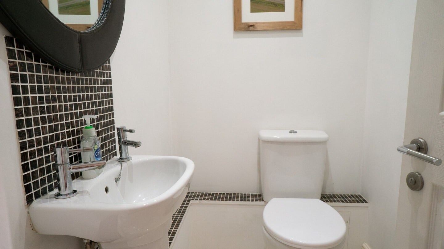 Superb 4BD Stay in Wyton and Houghton Village 15 Hello Guest