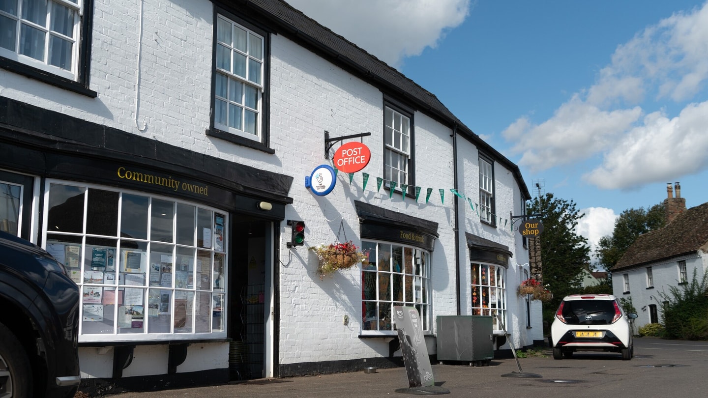 Superb 4BD Stay in Wyton and Houghton Village 23 Hello Guest