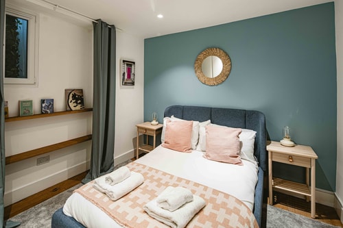 Beautiful 2-Bed Notting Hill Apt with Garden 9 Hello Guest