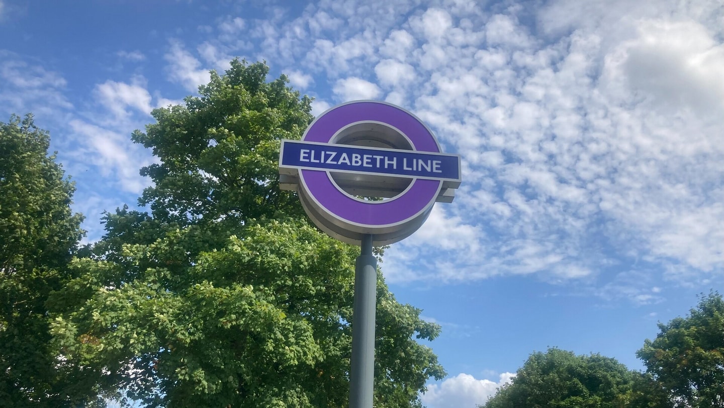 Modern 1 Bedroom Apt in Maidenhead nr River Thames 13 Hello Guest